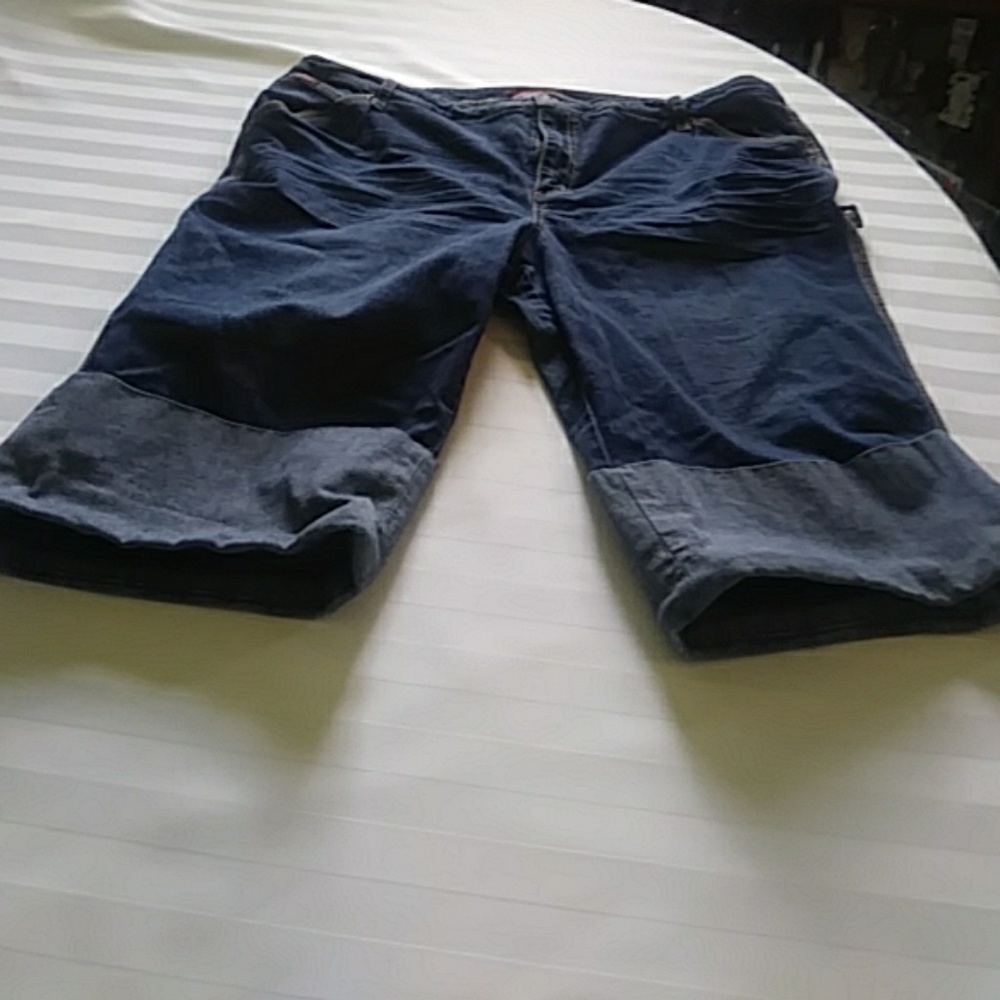 Jean - Picture 2 of 8